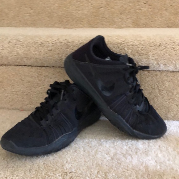 Shoes - Picture 2 of 4